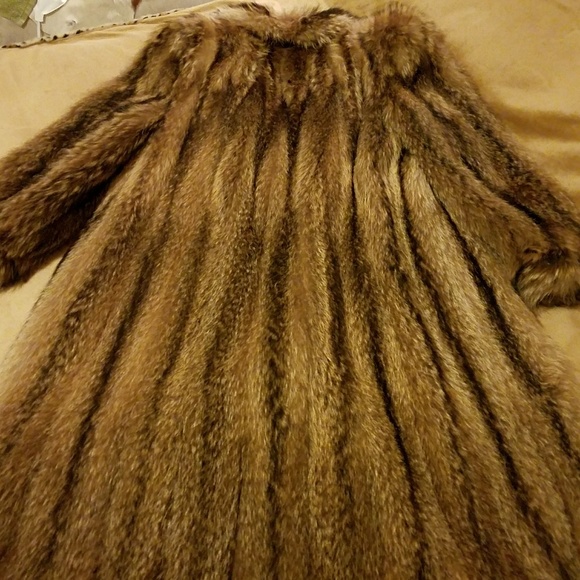 NEW YORKER FUR COAT - Picture 5 of 8